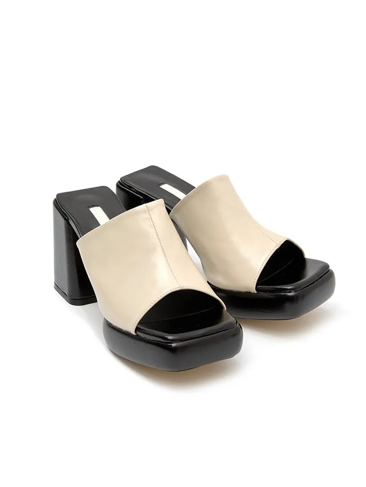 AR-3112 Patent Leather Square Heeled Mule