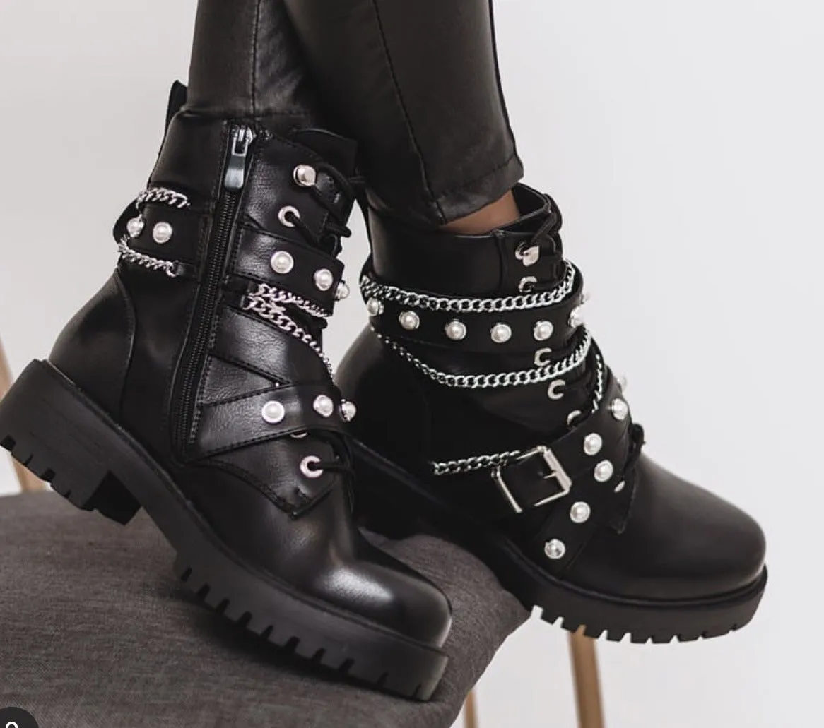 Black Kiss - Gothic Motorcycle Boots with Chunky Heel by The Nevermore