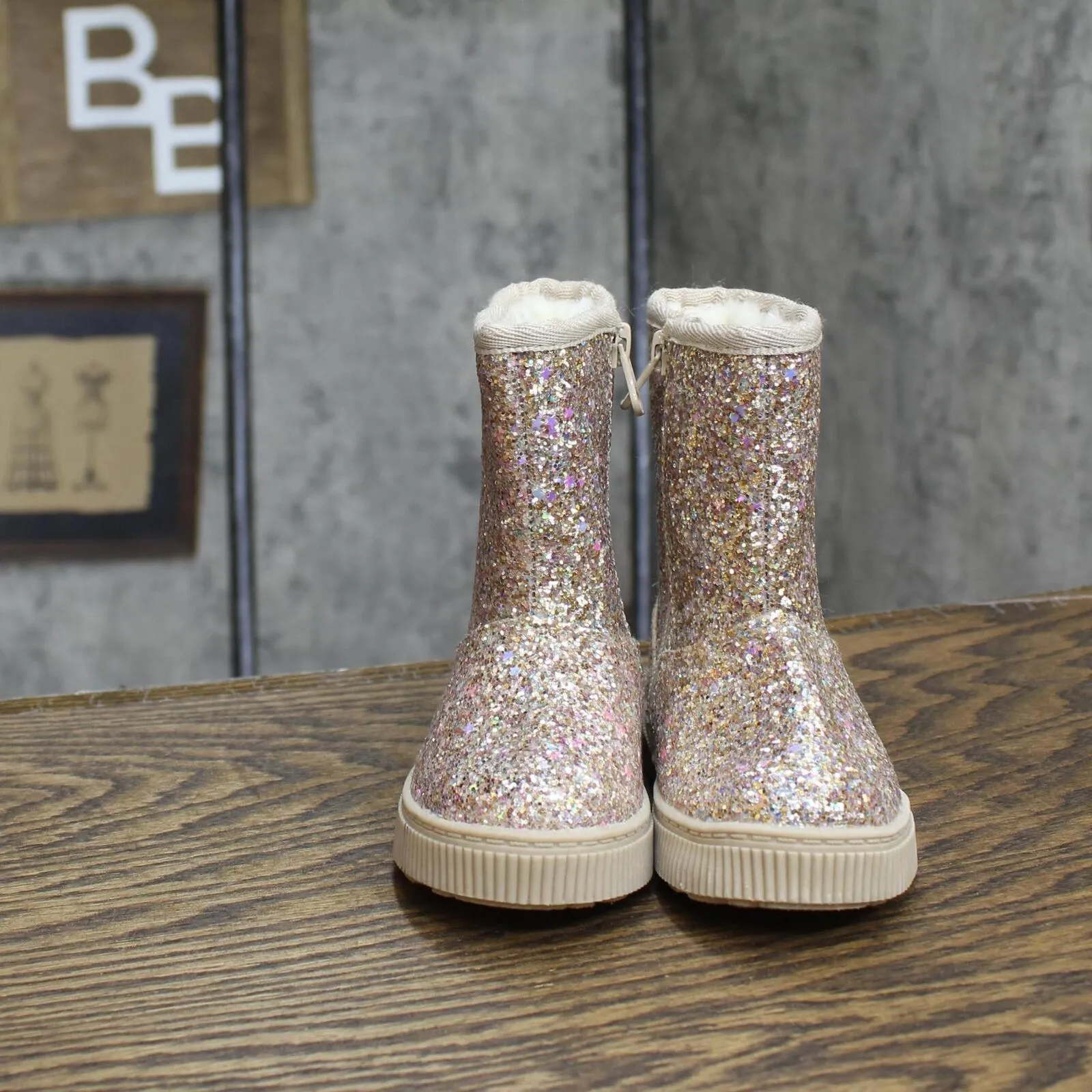 Cat & Jack Toddler Girls Pip Shearling Style Boots 88435631 Gold Glitter 5T