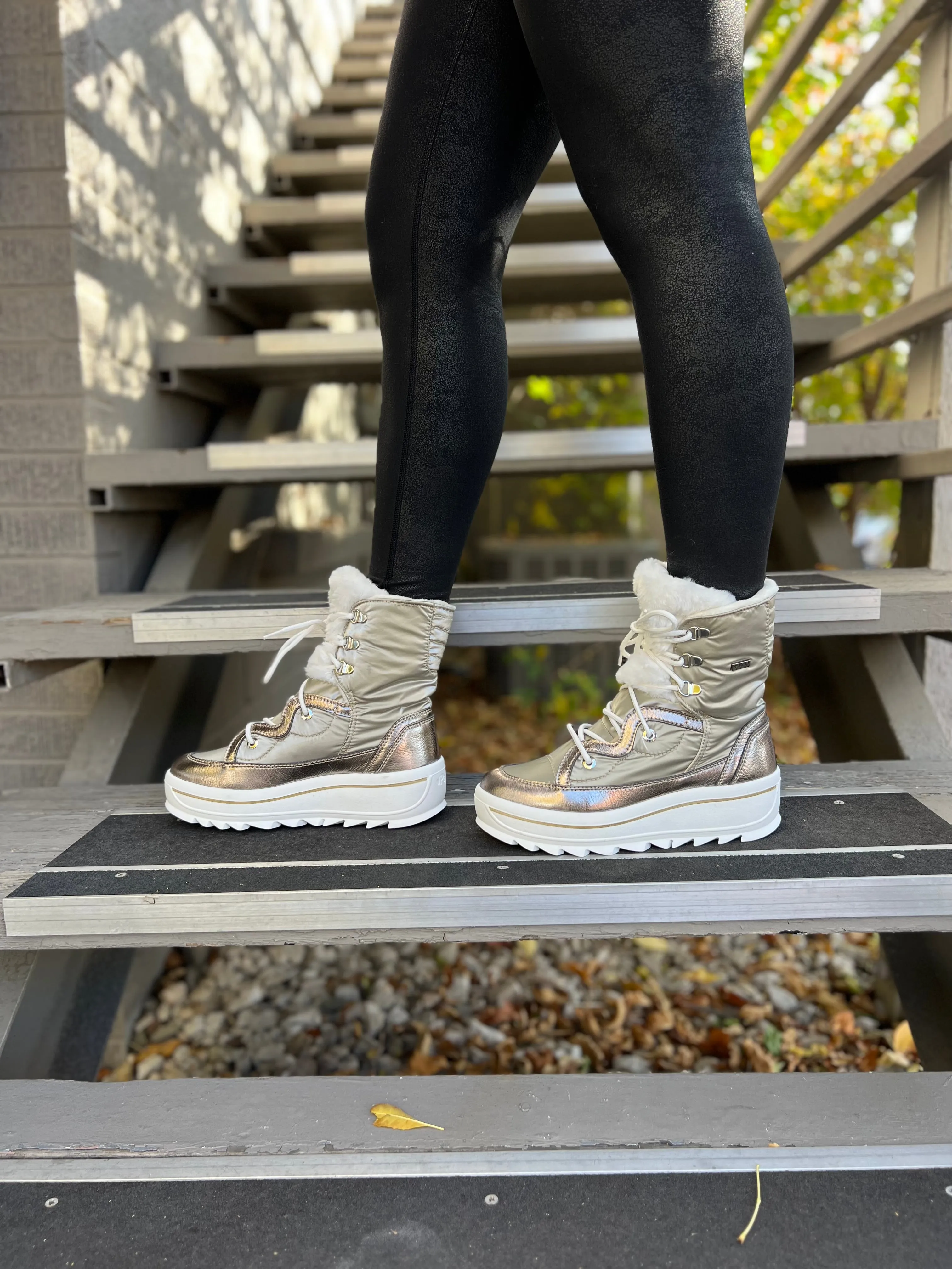 Tacey Low 2.0 in Gold Metal