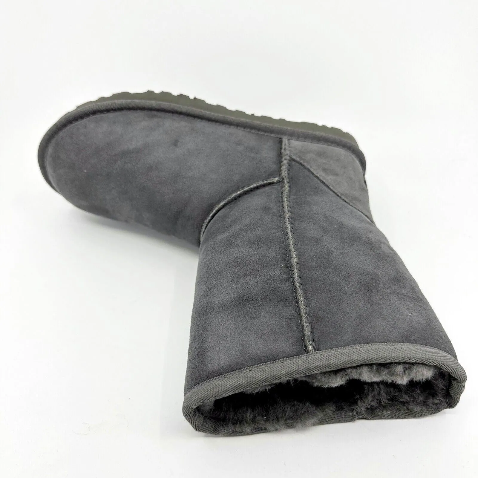 UGG Classic Short Grey Womens Size 6 Sheepskin Suede Boots